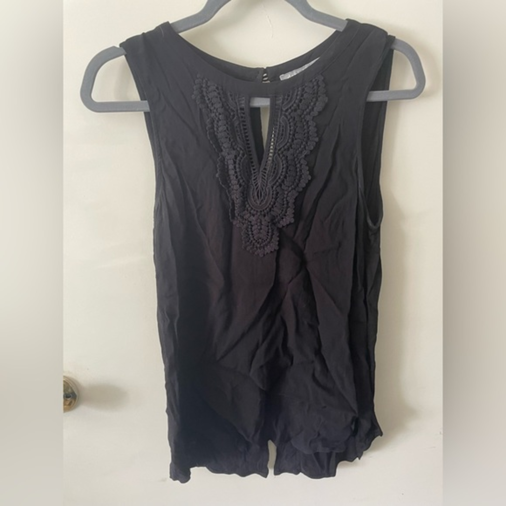 Sleeveless‎ Blouse